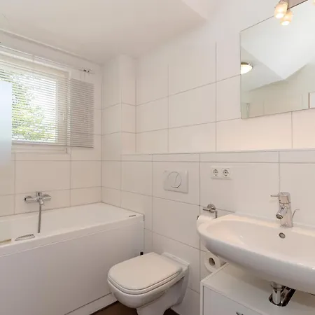 W16 3 S Apartment *