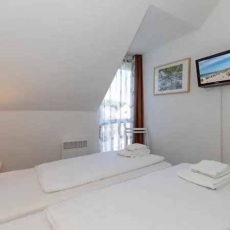 W16 3 S Apartment *