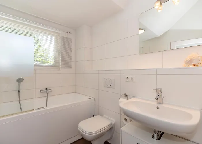 W16 3 S Apartman *